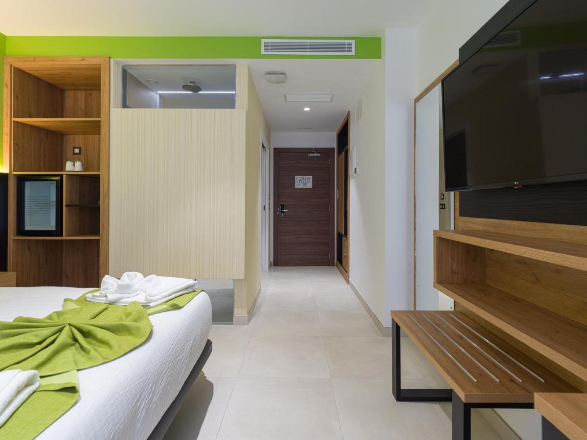 Mg Poniente Hotell
