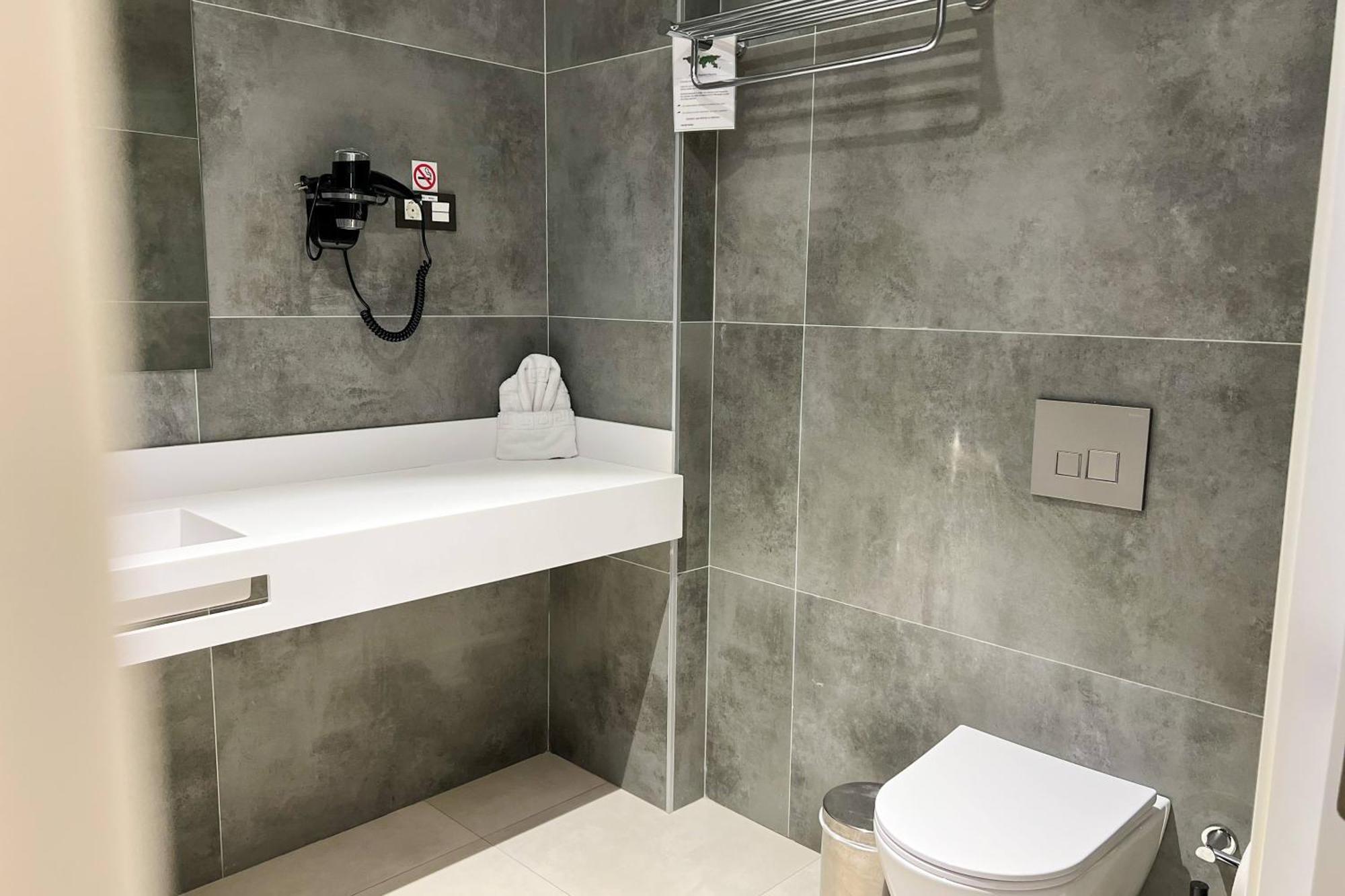 Hotell Mg Poniente