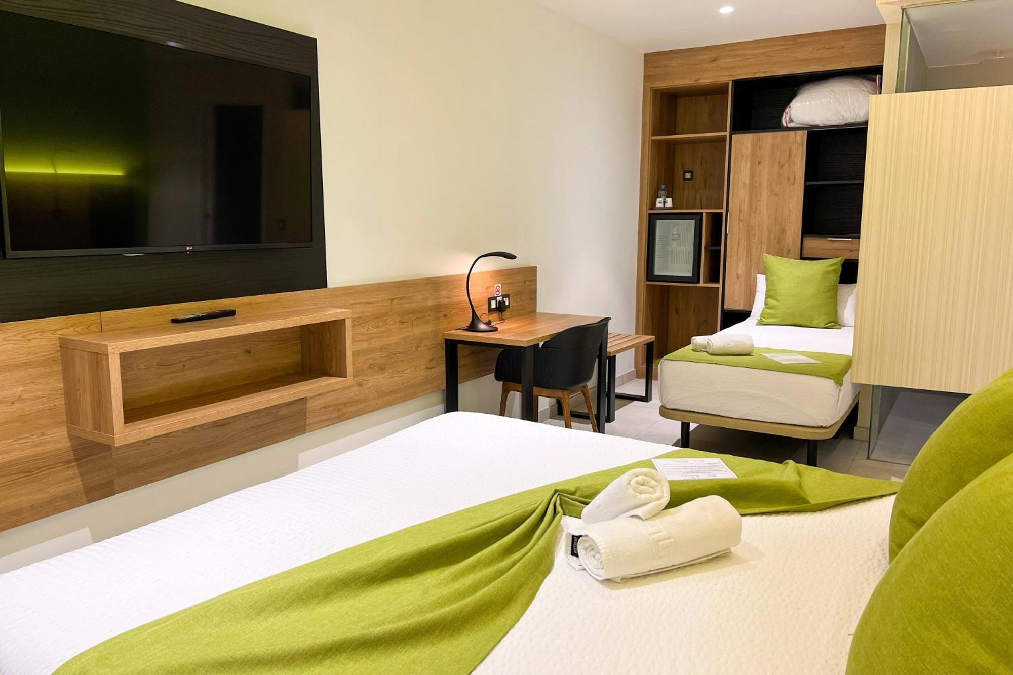 Mg Poniente Hotell 3*